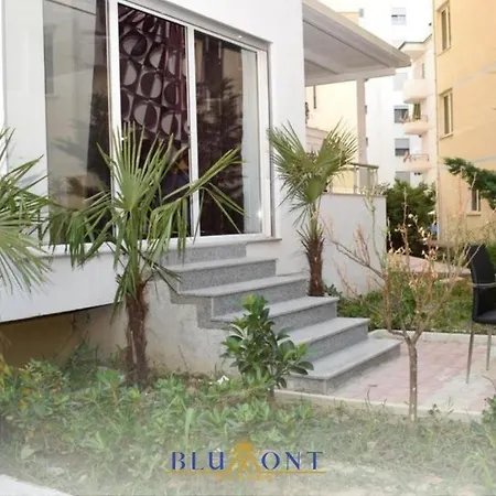 Blumont Hotel apartamentowy 3*