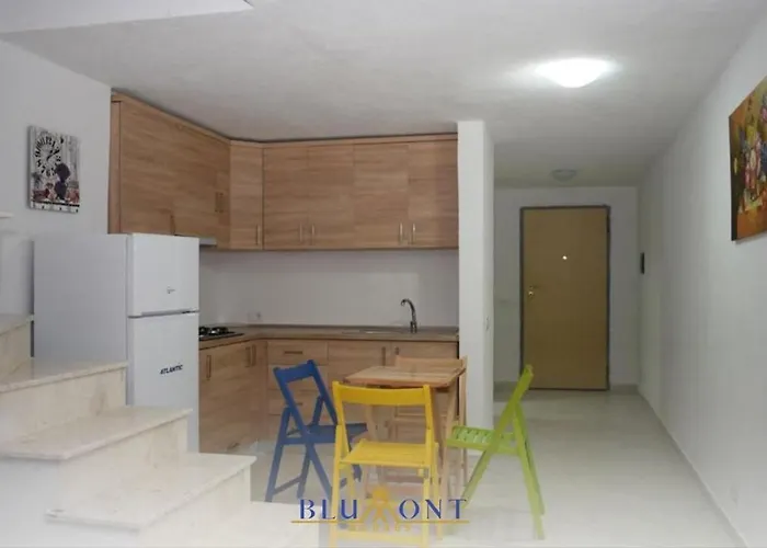 Blumont מלון דירות 3*