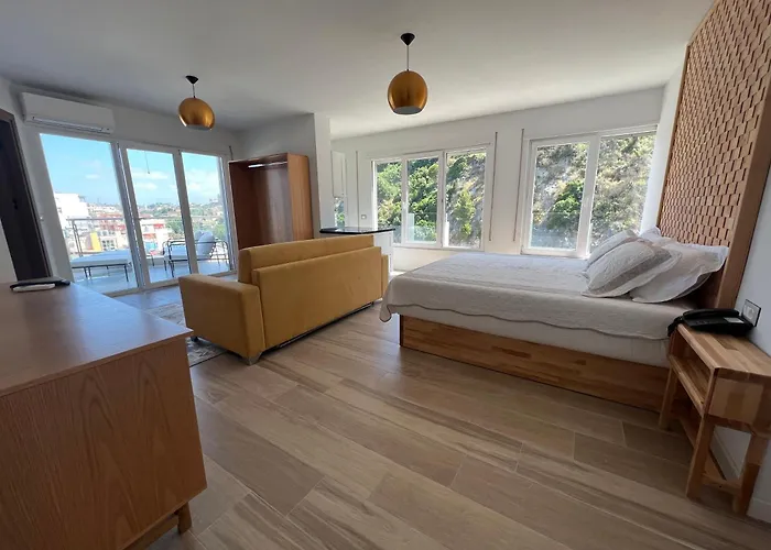 Blumont מלון דירות 3*