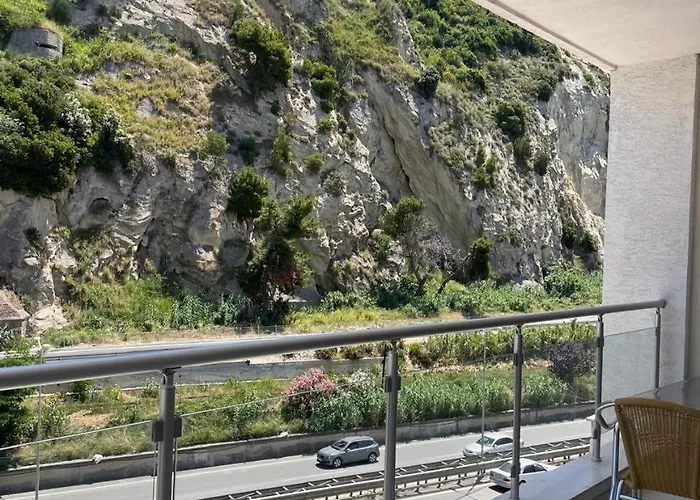 Blumont מלון דירות 3*